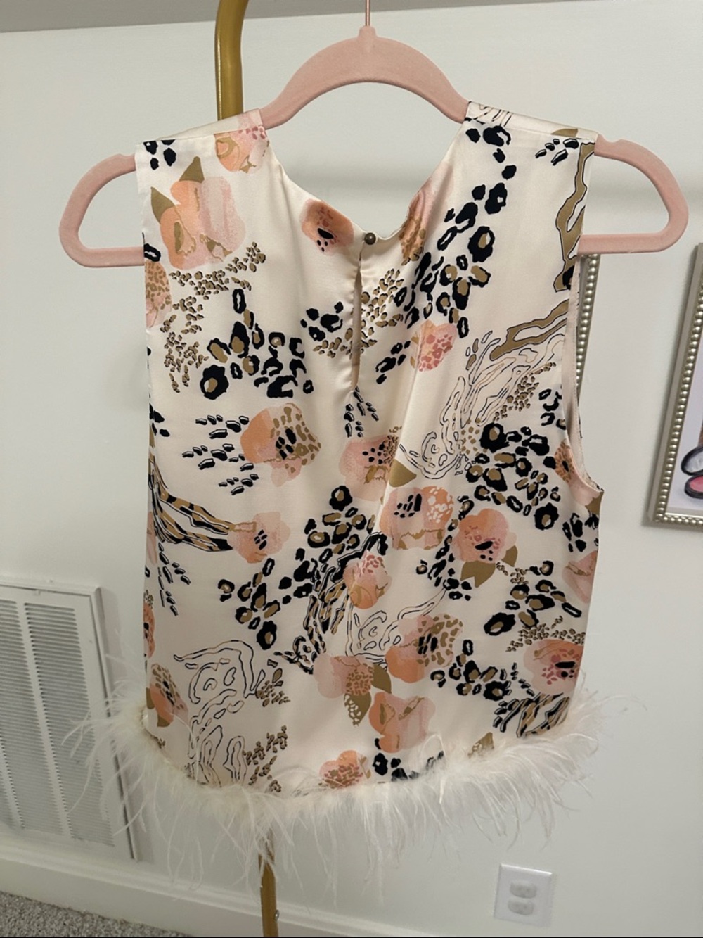 entro Cream Floral & Leopard Feather-Hem Sleeveless Top - Picture 9 of 9